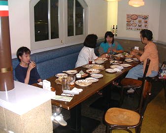 写真　打ち上げ会場風景その３