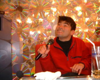村上さん熱唱の写真