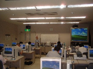 写真　高市瑞穂講師による講習風景