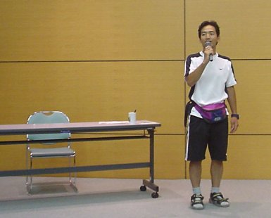 加藤理事長による、ぶうしすてむ活動の説明風景