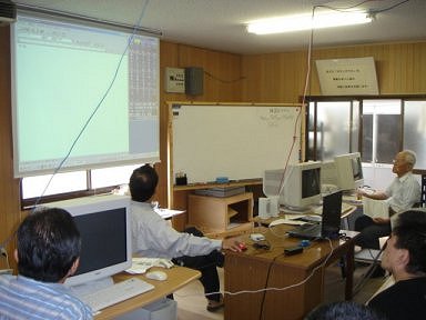 写真　村上講師によるオペナビ講座風景